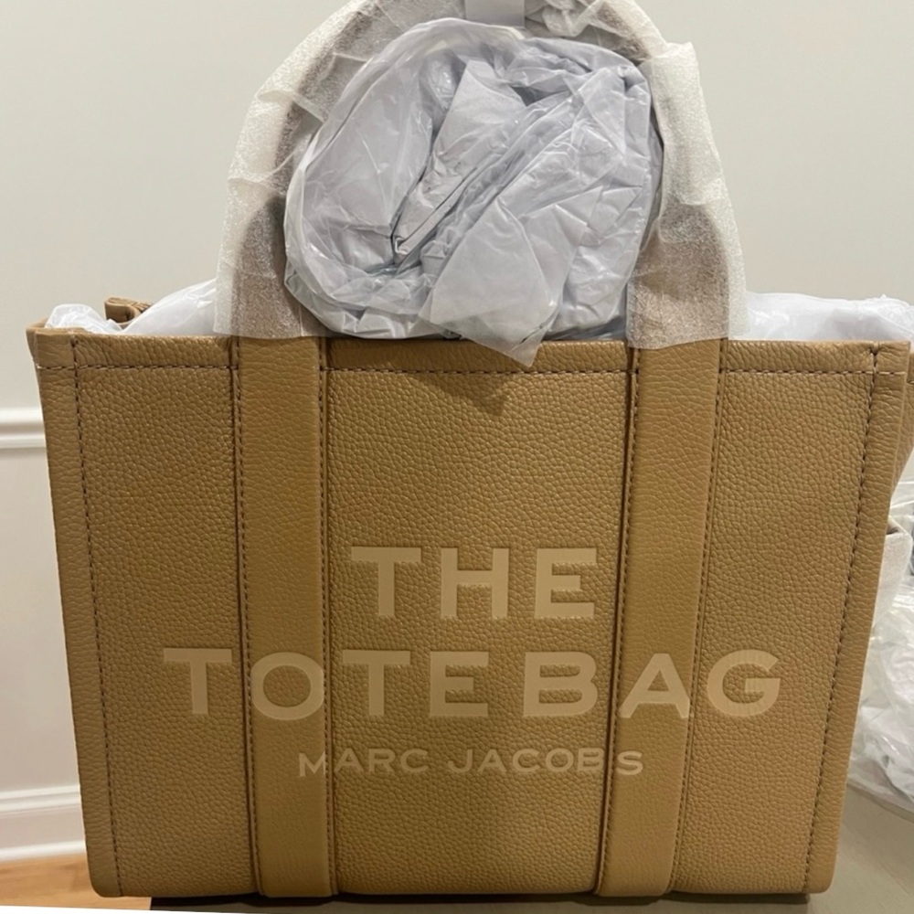 Marc Jacobs Medium Tote Bag (Camel) - Picture 2 of 10